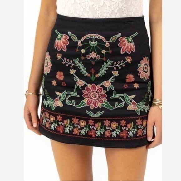 miami Dresses & Skirts - Francesca Miami embellished embroidered  black floral Boho mini skirt in small